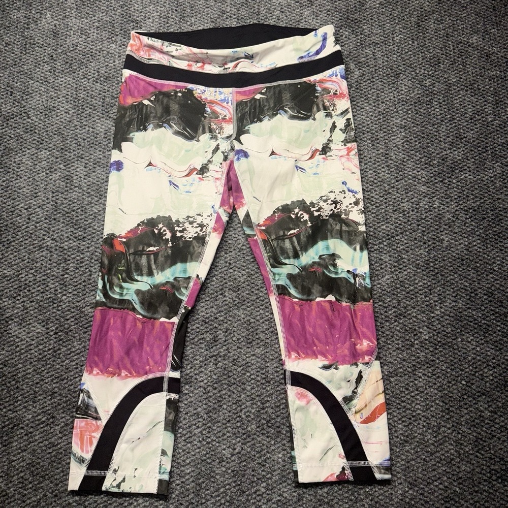 Lululemon Run Inspire Crop II All Full-On Luxtreme size 8 Pigment Wave Multi